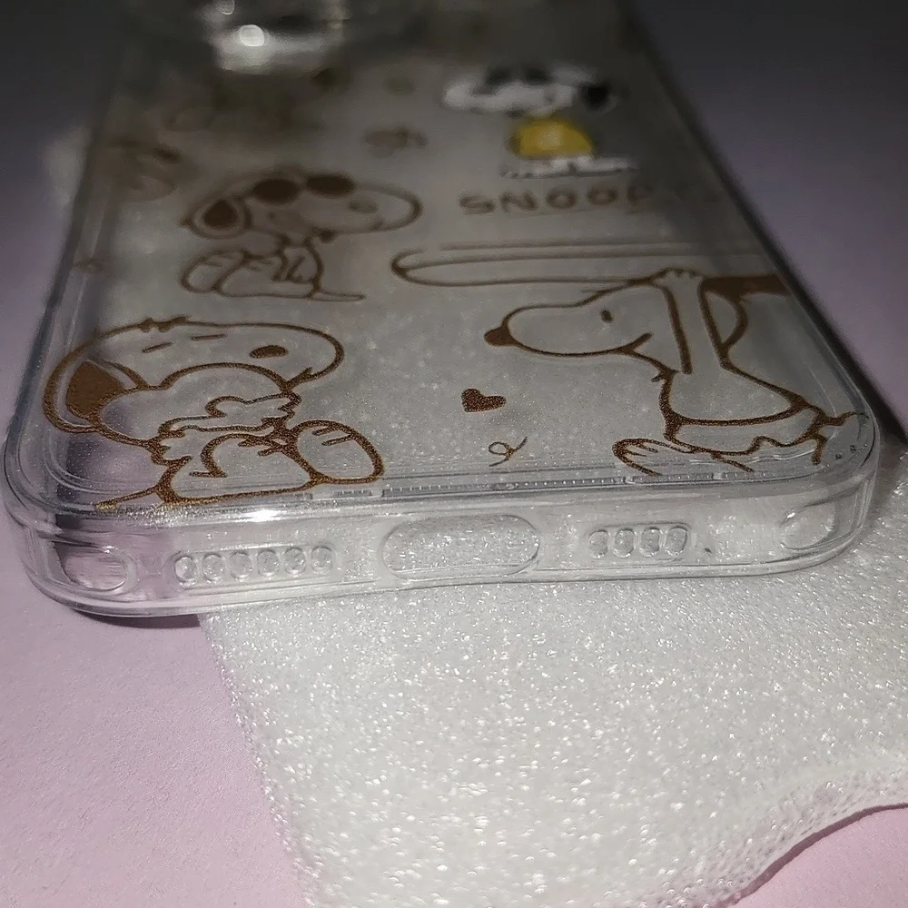 Brand new Apple IPhone 🍎 16 Pro Max Peanuts Snoopy soft Silicone Phone